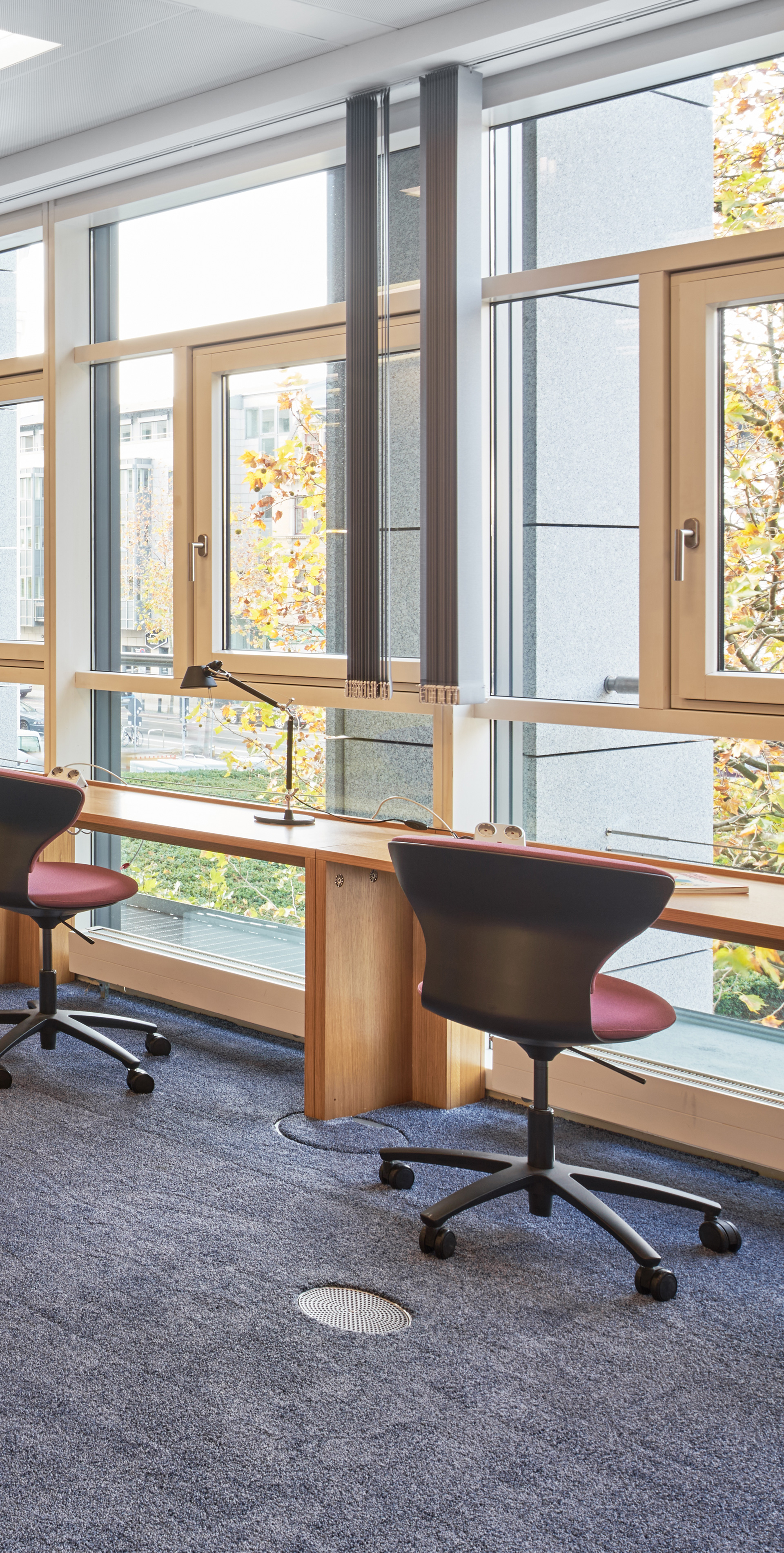 Arbeitsplatz mit Ausblick in der Leipziger Volkszeitung